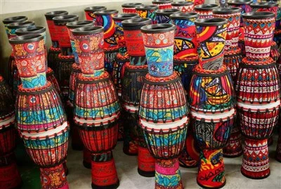 Fåreskinds tamburin, PVC tamburin, let tamburin og mange andre afrikanske trommer